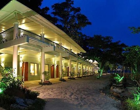 Camayan Beach Resort Hotel Subic Bay Bagian luar foto