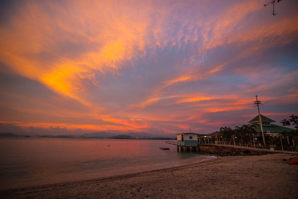 Camayan Beach Resort Hotel Subic Bay Bagian luar foto