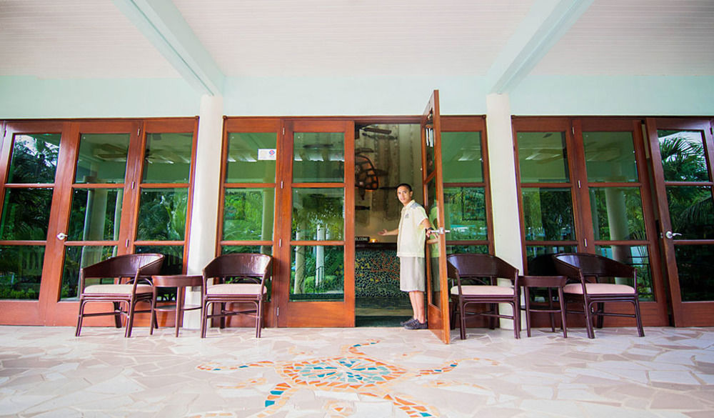 Camayan Beach Resort Hotel Subic Bay Bagian luar foto